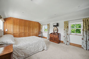 Principal bedroom- click for photo gallery